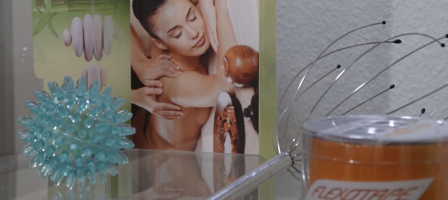 Vitrine mit Accessoires